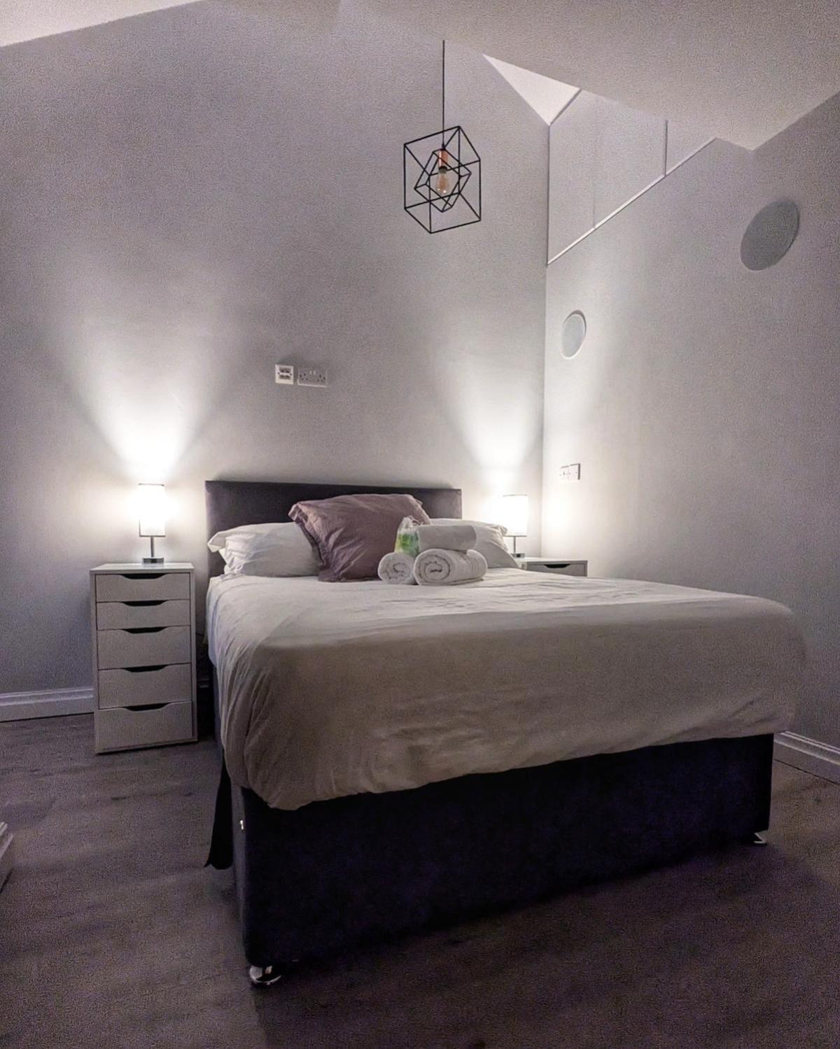 Beautiful 5 Bedroom Home Sleeps 12 People In מנצ'סטר מראה חיצוני תמונה