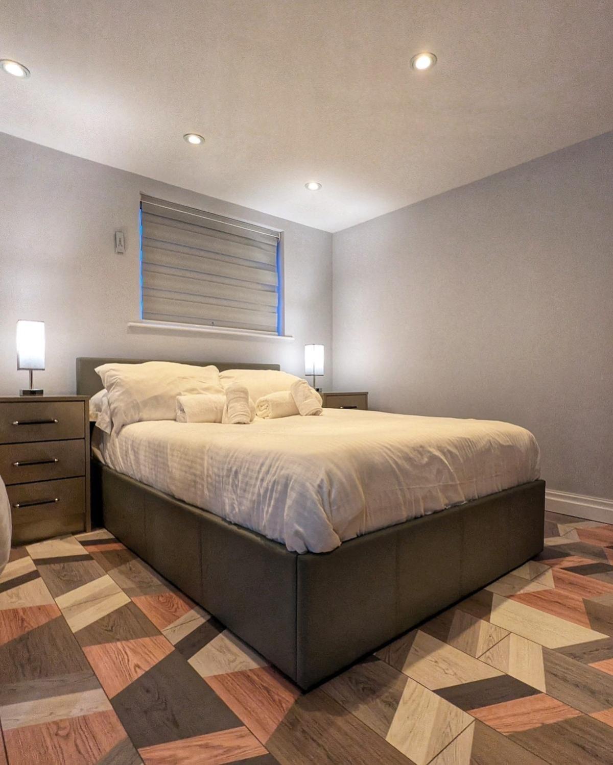 Beautiful 5 Bedroom Home Sleeps 12 People In מנצ'סטר מראה חיצוני תמונה